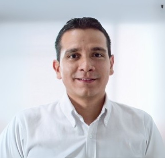 Roger Cardona — Director de Ingeniería CMSE®